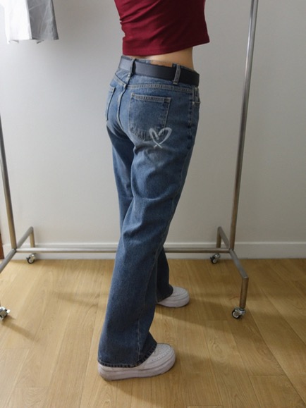 HEART BACK POINT JEANS (BLUE)